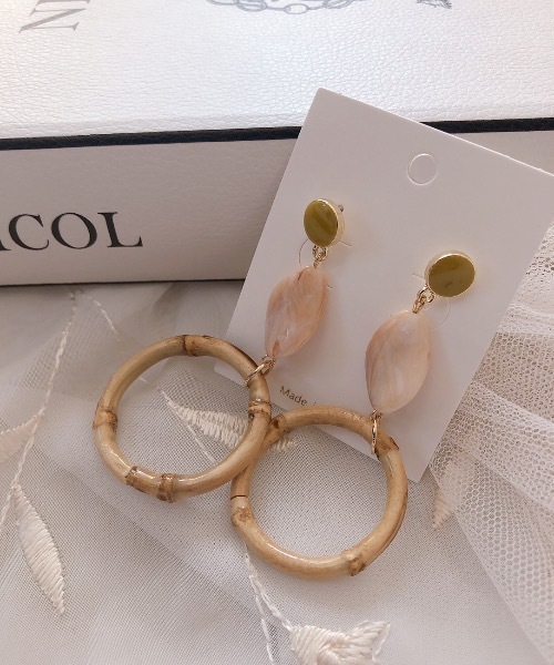 ap retro（アプレトロ）の「バンブーリング×マーブルストーンピアス【ZOZO限定アイテム】（ピアス（両耳用）・レディース・ブラック/イエロー/グリーン・FREE）」の3枚目の写真