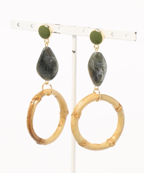 ap retro（アプレトロ）の「バンブーリング×マーブルストーンピアス【ZOZO限定アイテム】（ピアス（両耳用）・レディース・ブラック/イエロー/グリーン・FREE）」の5枚目の写真