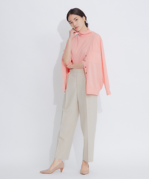 qualite(カリテ)の「ストレッチニットプルオーバー(ニット/セーター・レディース・ベージュ/サーモンピンク/ブラック・フリー)」の7枚目の写真
