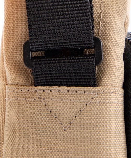 CONVERSE(コンバース)の「∴WEGO/CONVERSE 別注アーチロゴショルダー(ショルダーバッグ・メンズ・ホワイト/ベージュ/ブラック・FREE)」の5枚目の写真