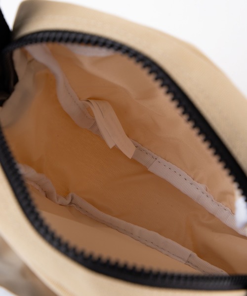 CONVERSE(コンバース)の「∴WEGO/CONVERSE 別注アーチロゴショルダー(ショルダーバッグ・メンズ・ホワイト/ベージュ/ブラック・FREE)」の6枚目の写真