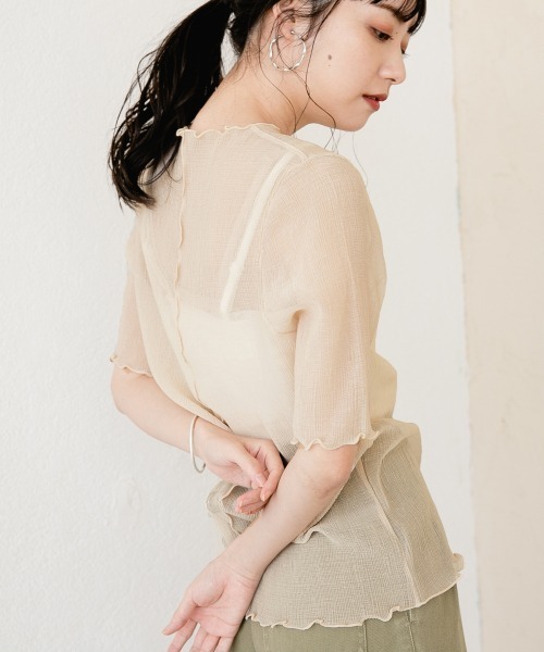 LOWRYS FARM(ローリーズファーム)の「シアープリーツプルオーバー5S 886381(Tシャツ/カットソー・レディース・ベージュ/ブラック/アイボリー/グレー/ブラウン・FREE)」の6枚目の写真