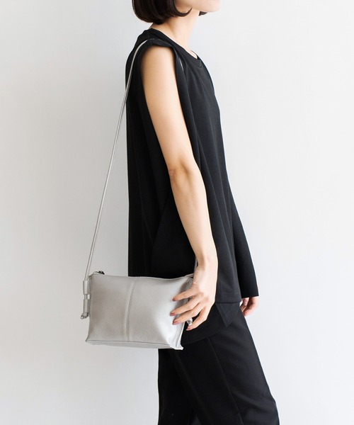 VitaFelice(ヴィータフェリーチェ)の「本牛革ミニショルダーバッグ(ショルダーバッグ・レディース・アッシュグレー/ブラック/ブラウン/ベージュ系その他/シルバー・FREE)」の21枚目の写真