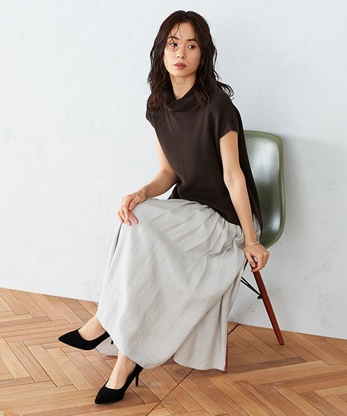 COMME CA ISM(コムサイズム)の「フレンチスリーブ オフタートルニット(ニット/セーター・レディース・ホワイト/ブラック/ベージュ/ダークブラウン・MEDIUM/LARGE)」の5枚目の写真