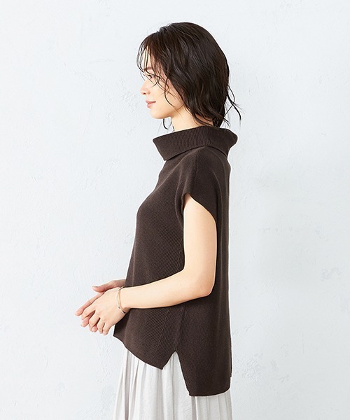 COMME CA ISM(コムサイズム)の「フレンチスリーブ オフタートルニット(ニット/セーター・レディース・ホワイト/ブラック/ベージュ/ダークブラウン・MEDIUM/LARGE)」の10枚目の写真