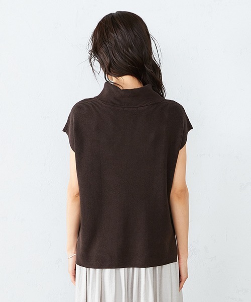 COMME CA ISM(コムサイズム)の「フレンチスリーブ オフタートルニット(ニット/セーター・レディース・ホワイト/ブラック/ベージュ/ダークブラウン・MEDIUM/LARGE)」の12枚目の写真