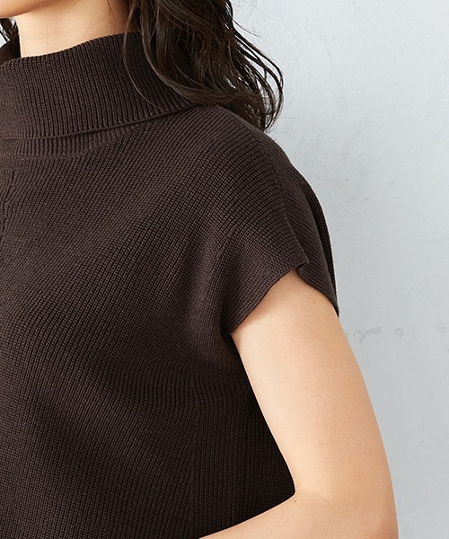 COMME CA ISM(コムサイズム)の「フレンチスリーブ オフタートルニット(ニット/セーター・レディース・ホワイト/ブラック/ベージュ/ダークブラウン・MEDIUM/LARGE)」の14枚目の写真