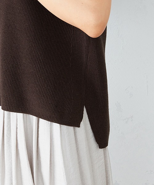 COMME CA ISM(コムサイズム)の「フレンチスリーブ オフタートルニット(ニット/セーター・レディース・ホワイト/ブラック/ベージュ/ダークブラウン・MEDIUM/LARGE)」の6枚目の写真