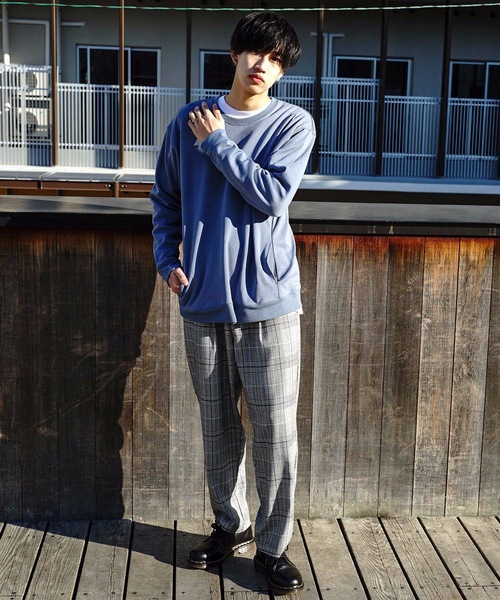 Blue Standard (ブルースタンダード)の「【BLUE STANDARD】ダンボールポケ付クルー ポケ付きスウェット/トレーナー サイドポケット シワになりにくい素材(スウェット・メンズ・ベージュ/オリーブ/ブルー系その他・MEDIUM/LARGE/X-LARGE)」の14枚目の写真