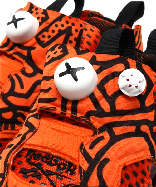 Reebok（リーボック）の「ユニセックス リーボック キースへリング ポンプフューリー Reebok INSTA PUMP FURY KH M40329（スニーカー・レディース・オレンジ・26.5cm/24cm/23cm/27cm/23.5cm/24.5cm/27.5cm/26cm/29cm）」の6枚目の写真