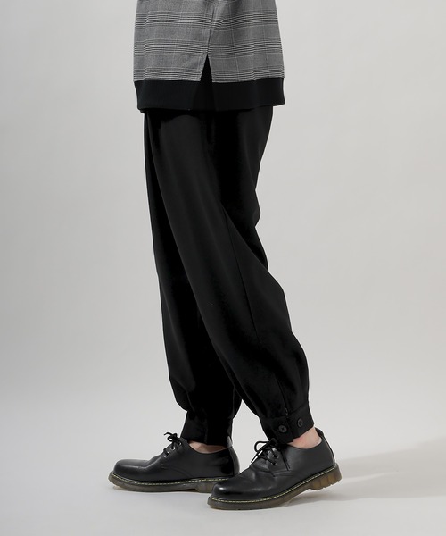 SlashDate（スラッシュデイト）の「サルエルワイドパンツ/裾カフス（その他パンツ・メンズ・ブラック/ストライプ/ブラウン/グリーン・M/L）」の2枚目の写真