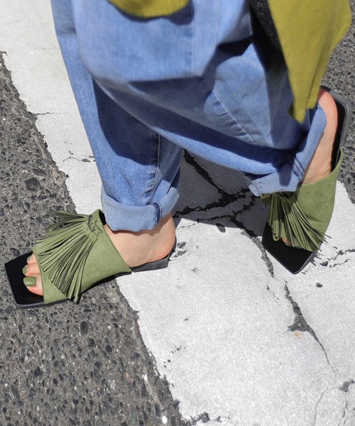 antiqua（アンティカ）の「ボリュームタッセルサンダル（サンダル・レディース・ブラック/アッシュブラウン/カーキ・S/L/M/LL）」の6枚目の写真