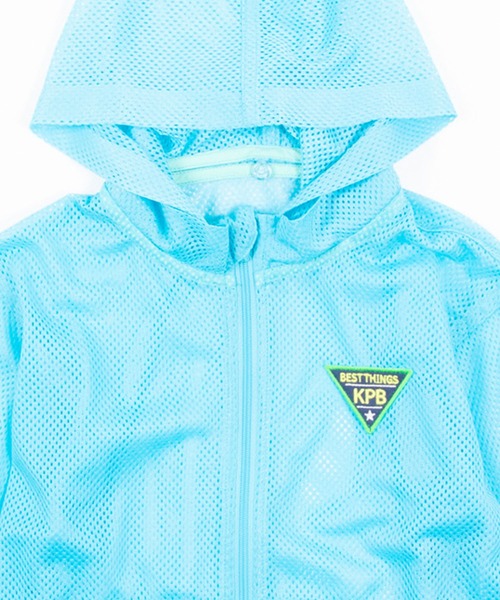 KP BOY（ケーピーボーイ）の「CAYA 虫除け(インセクトシールド)フード付きメッシュパーカー(140-150cm)（パーカー・キッズ・ブルー系その他/スカイブルー・140cm/150cm）」の5枚目の写真