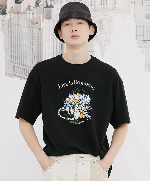ROMANTIC CROWN（ロマンティッククラウン）の「【ROMANTIC CROWN】AMUR TIGER TEE / ロマンティッククラウン アムール タイガー グラフィック Tシャツ（Tシャツ/カットソー・メンズ・ブラック/ホワイト/オートミール・SMALL/LARGE/X-LARGE/MEDIUM）」の2枚目の写真