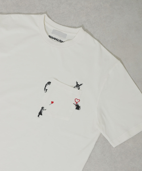 SENSE OF PLACE by URBAN RESEARCH(センスオブプレイスバイアーバンリサーチ)の「『別注』バンクシーシシュウTシャツ(5分袖)(Tシャツ/カットソー・メンズ・ホワイト/チャコールグレー/ホワイト系その他/グレー系その他/ブルー/グレー/オフホワイト・LARGE/MEDIUM)」の1枚目の写真