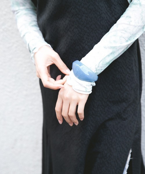 JEANASIS(ジーナシス)の「クリアフトバングル/947633(バングル/リストバンド・レディース・クリア/ブラウン系その他/ブルー系その他・FREE)」の1枚目の写真