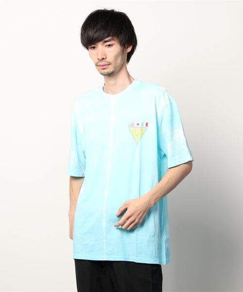 Guess(ゲス)の「GUESS Originals SU GAMES Tie Dye Triangle Logo Tee(Tシャツ/カットソー・メンズ・オレンジ/ブルー・SMALL/MEDIUM/LARGE/X-LARGE)」の6枚目の写真