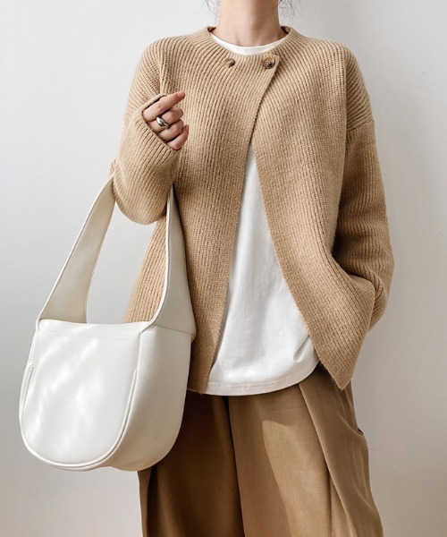 ABITOKYO(アビトーキョー)の「フロントダブルボタンデザインカーディガン(カーディガン/ボレロ・レディース・ブラウン/ベージュ/アイボリー/ブラック/キャメル/チャコールグレー/ブルーグレー/ダークパープル・FREE)」の18枚目の写真