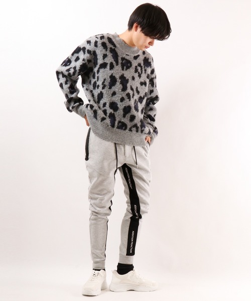 RE730(アールイーセブンサーティー)の「RE730 モヘアタッチレオパード柄ビックシルエットクルーネック ハイゲージニット(ニット/セーター・メンズ・ベージュ/イエロー/ブルー/グレー・XL/L/M)」の19枚目の写真
