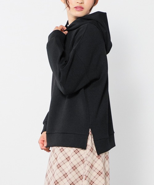 Honeys（ハニーズ）の「きれいめパーカー（パーカー・レディース・ブラック/パープル/オリーブ/アイボリー/モカ/ブルー系その他/グレイッシュベージュ・LL/S/M/L）」の3枚目の写真