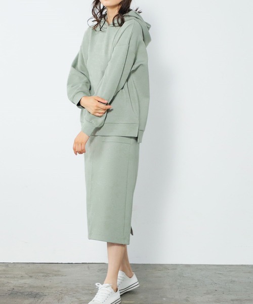 Honeys（ハニーズ）の「きれいめパーカー（パーカー・レディース・ブラック/パープル/オリーブ/アイボリー/モカ/ブルー系その他/グレイッシュベージュ・LL/S/M/L）」の17枚目の写真