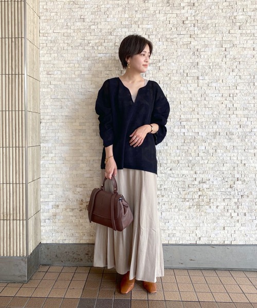 RIVE DROITE（リヴドロワ）の「軽やかで上品な素材が女性らしさを演出　ツイルロングスカート（スカート・レディース・ベージュ/チャコールグレー・36/38）」の12枚目の写真