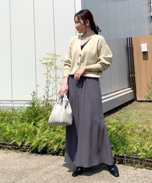 RIVE DROITE（リヴドロワ）の「軽やかで上品な素材が女性らしさを演出　ツイルロングスカート（スカート・レディース・ベージュ/チャコールグレー・36/38）」の21枚目の写真