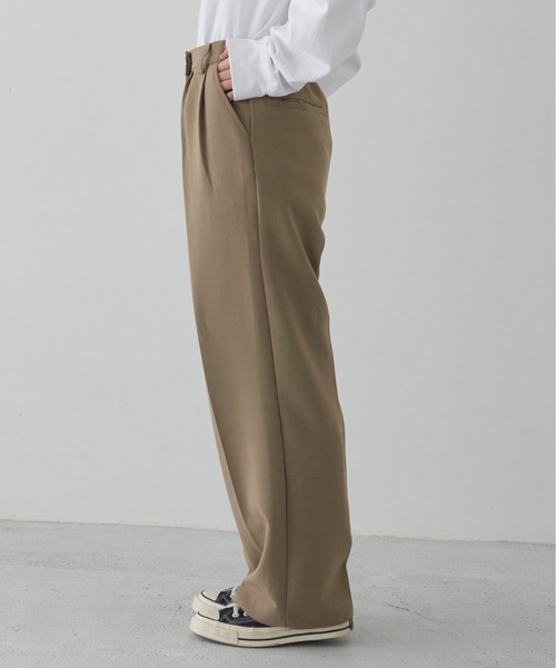 flaner（フラネ）の「ルーズスラックスパンツ【ユニセックス対応/セットアップ可】（その他パンツ・レディース・ベージュ/ブラウン・SMALL/MEDIUM/LARGE）」の7枚目の写真