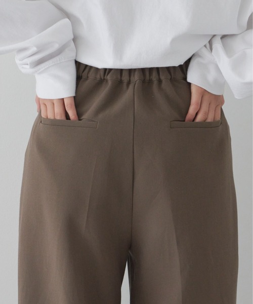 flaner（フラネ）の「ルーズスラックスパンツ【ユニセックス対応/セットアップ可】（その他パンツ・レディース・ベージュ/ブラウン・SMALL/MEDIUM/LARGE）」の16枚目の写真