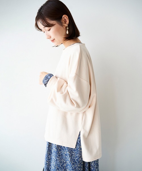 haco!(ハコ)の「パッと着るだけでオシャレ見えが叶う!重ね着も着まわしも自由自在なゆるスウェット(スウェット・レディース・カーキブラウン/アイボリー・SMALL/LARGE/X-LARGE/MEDIUM)」の18枚目の写真