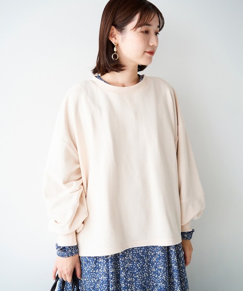 haco!(ハコ)の「パッと着るだけでオシャレ見えが叶う!重ね着も着まわしも自由自在なゆるスウェット(スウェット・レディース・カーキブラウン/アイボリー・SMALL/LARGE/X-LARGE/MEDIUM)」の20枚目の写真