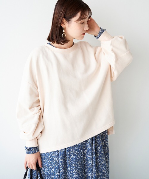 haco!(ハコ)の「パッと着るだけでオシャレ見えが叶う!重ね着も着まわしも自由自在なゆるスウェット(スウェット・レディース・カーキブラウン/アイボリー・SMALL/LARGE/X-LARGE/MEDIUM)」の21枚目の写真