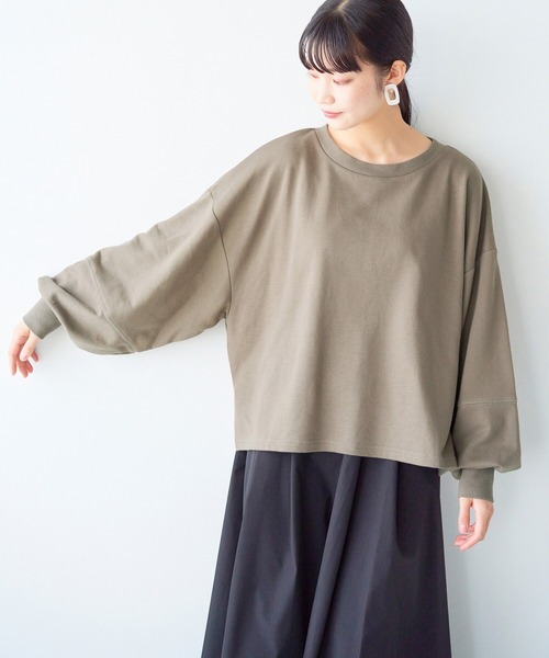 haco!(ハコ)の「パッと着るだけでオシャレ見えが叶う!重ね着も着まわしも自由自在なゆるスウェット(スウェット・レディース・カーキブラウン/アイボリー・SMALL/LARGE/X-LARGE/MEDIUM)」の8枚目の写真