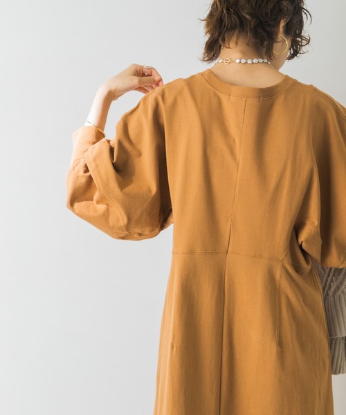 URBAN RESEARCH(アーバンリサーチ)の「デザインスリーブカットワンピース(ワンピース・レディース・モカ/ブルー系その他/キャメル・FREE)」の4枚目の写真