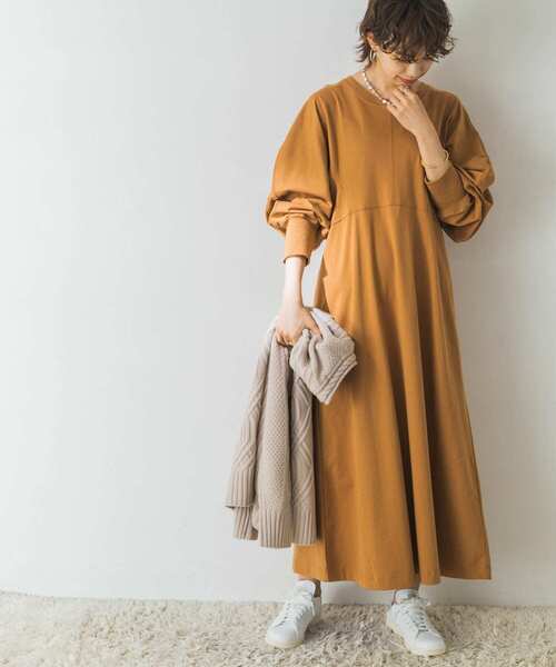 URBAN RESEARCH(アーバンリサーチ)の「デザインスリーブカットワンピース(ワンピース・レディース・モカ/ブルー系その他/キャメル・FREE)」の5枚目の写真
