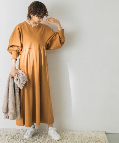 URBAN RESEARCH(アーバンリサーチ)の「デザインスリーブカットワンピース(ワンピース・レディース・モカ/ブルー系その他/キャメル・FREE)」の6枚目の写真