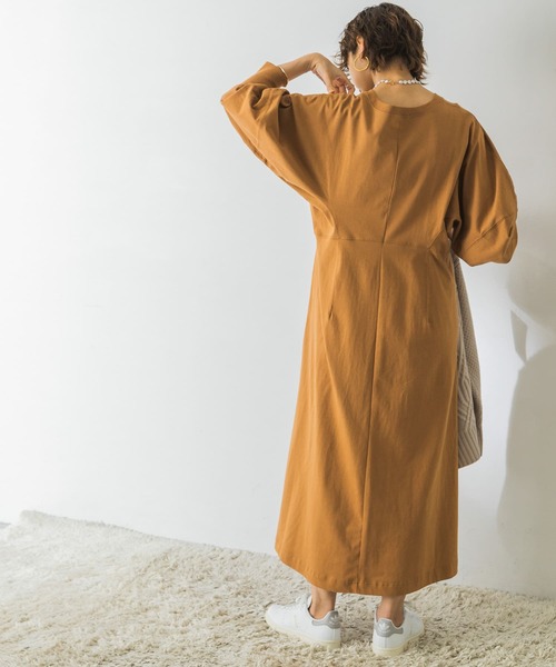 URBAN RESEARCH(アーバンリサーチ)の「デザインスリーブカットワンピース(ワンピース・レディース・モカ/ブルー系その他/キャメル・FREE)」の11枚目の写真