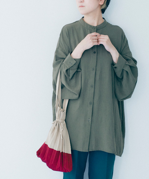 SPRUCE（スプルース）の「<SPRUCE/スプルス>ツートーンプリーツトート（トートバッグ・レディース・ベージュ/カーキオリーブ/サーモンピンク・ONE SIZE）」の4枚目の写真