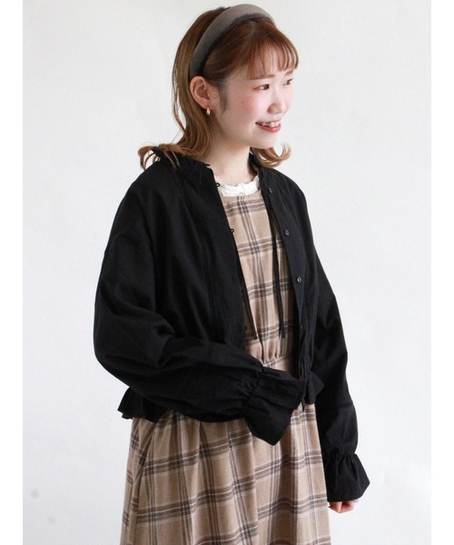 ehka sopo（エヘカソポ）の「ショート丈フリル衿ブラウス（シャツ/ブラウス・レディース・オフホワイト/カーキ/キナリ/ブラック・ﾌﾘ-）」の3枚目の写真