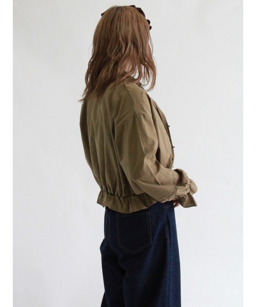 ehka sopo（エヘカソポ）の「ショート丈フリル衿ブラウス（シャツ/ブラウス・レディース・オフホワイト/カーキ/キナリ/ブラック・ﾌﾘ-）」の20枚目の写真