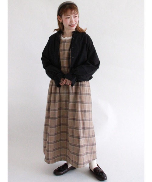 ehka sopo（エヘカソポ）の「ショート丈フリル衿ブラウス（シャツ/ブラウス・レディース・オフホワイト/カーキ/キナリ/ブラック・ﾌﾘ-）」の16枚目の写真