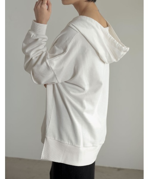 Re:EDIT(リエディ)の「スキッパースウェットパーカー(パーカー・レディース・オフホワイト/ミント/スミクロ/グレイッシュベージュ・MEDIUM/LARGE)」の9枚目の写真