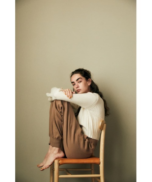 MOUSSY(マウジー)の「COMPACT RIB ニット(ニット/セーター・レディース・ブラック/カーキ/アイボリー/ライトイエロー・FREE)」の11枚目の写真