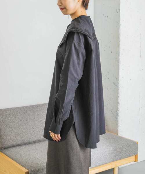 URBAN RESEARCH(アーバンリサーチ)の「ビッグカラーエンブロイダリーシャツ(シャツ/ブラウス・レディース・ブラック/オフホワイト・FREE)」の11枚目の写真