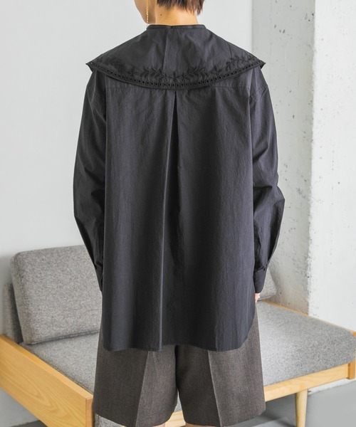 URBAN RESEARCH(アーバンリサーチ)の「ビッグカラーエンブロイダリーシャツ(シャツ/ブラウス・レディース・ブラック/オフホワイト・FREE)」の8枚目の写真