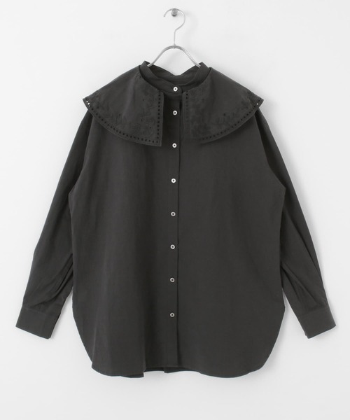 URBAN RESEARCH(アーバンリサーチ)の「ビッグカラーエンブロイダリーシャツ(シャツ/ブラウス・レディース・ブラック/オフホワイト・FREE)」の5枚目の写真