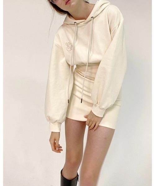 epine（エピヌ）の「Ee embroidery hoodie onepiece（ワンピース・レディース・アイボリー/ベージュ/グレー・FREE）」の7枚目の写真