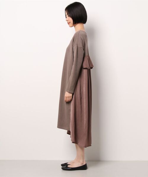FLEUR DE KALINA（フレールドゥカリーナ）の「【FLEUR DE KALINA/ﾌﾚｰﾙ ﾄﾞｩ ｶﾘｰﾅ】 Backﾌﾘﾙﾘﾌﾞﾆｯﾄｿｰﾜﾝﾋﾟｰｽ（ワンピース・レディース・ホワイト/モカ/ブラック・FREE）」の6枚目の写真