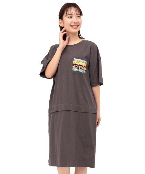 チチカカ(チチカカ)の「フェアトレードコットン ポケット刺繍ワンピース(ワンピース・レディース・チャコールグレー/カーキ・FREE)」の3枚目の写真