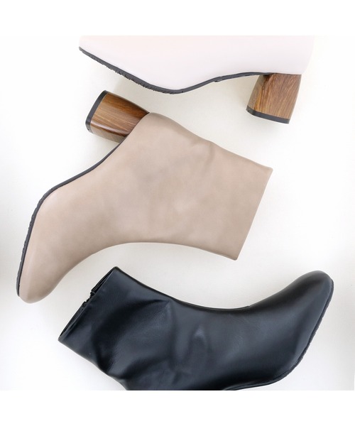 byあしながおじさん(バイアシナガオジサン)の「晴雨兼用|ウッドヒールショートブーツ -8890785(レインシューズ・レディース・ブラック/ベージュ/アイボリー・22.5cm/23.5cm/24.5cm/23.0cm/24.0cm)」の4枚目の写真
